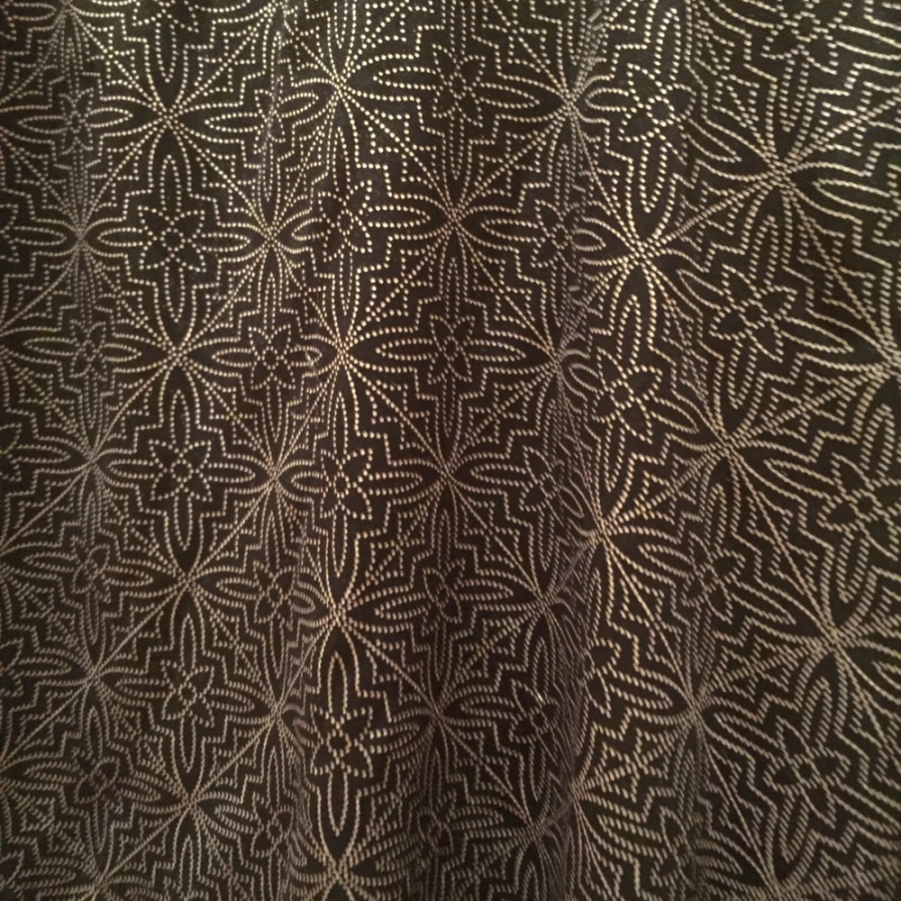 NEW Geometric pattern 3/4 length blouse, XS! - Picture 2 of 3